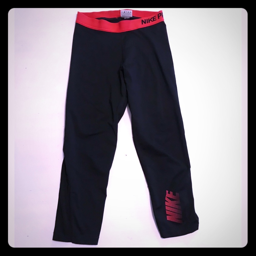 Nike Pro spandex leggings capris women’s size M
